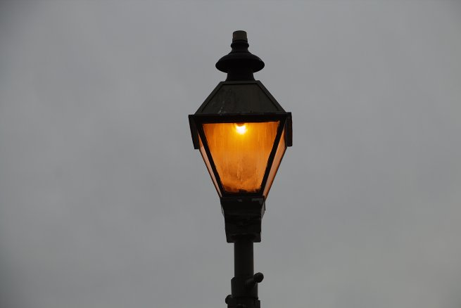 Baltimore street lamp 2016-01-15 16.21.41.jpg
